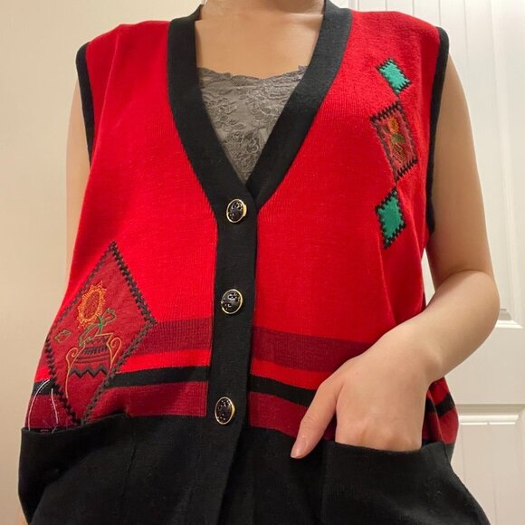 Vintage Holiday Sunflower Sweater Vest Red & Black - Picture 3 of 12